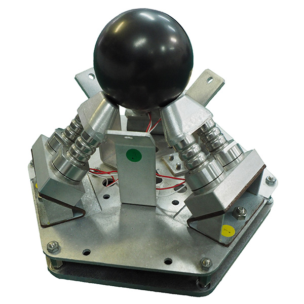 球状ホイールを用いた宇宙機の姿勢制御装置